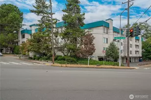 1740 NE 86th St, Seattle, WA 98115 - Photo 23