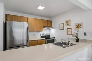 1740 NE 86th St, Seattle, WA 98115 - Photo 9
