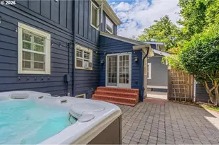 3325 NE Holladay St, Portland, OR 97232 - Photo 5