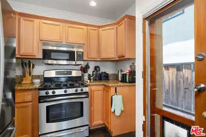 1659 Ellsmere Ave, Los Angeles, CA 90019 - Photo 15