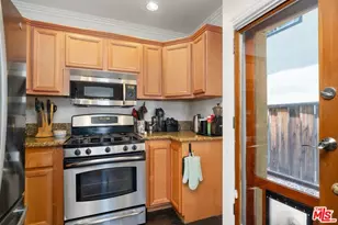 1659 Ellsmere Ave, Los Angeles, CA 90019 - Photo 15