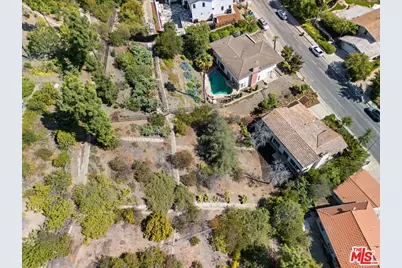 2537 Cordelia Rd, Los Angeles, CA 90049 - Photo 35