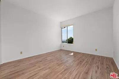 2537 Cordelia Rd, Los Angeles, CA 90049 - Photo 27