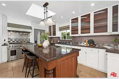 1173 S Point View St, Los Angeles, CA 90035 - Photo 13