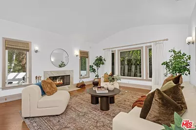 1173 S Point View St, Los Angeles, CA 90035 - Photo 9
