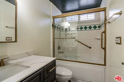 18445 Hatteras St #504, Los Angeles, CA 91356 - Photo 13
