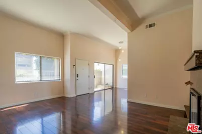 18445 Hatteras St #504, Los Angeles, CA 91356 - Photo 3