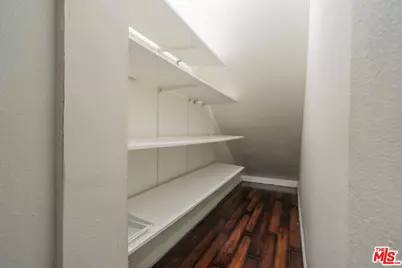 18445 Hatteras St #504, Los Angeles, CA 91356 - Photo 17