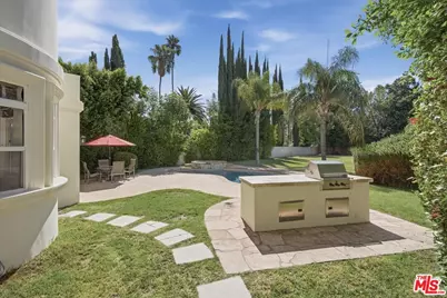 22716 Sylvan St, Woodland Hills, CA 91367 - Photo 37
