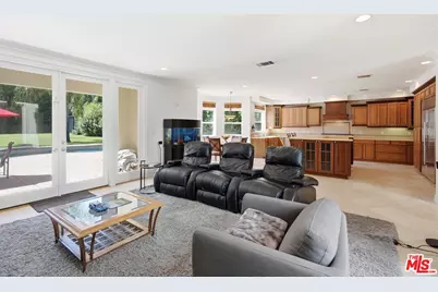 22716 Sylvan St, Woodland Hills, CA 91367 - Photo 17