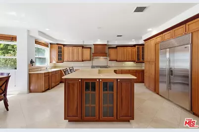 22716 Sylvan St, Woodland Hills, CA 91367 - Photo 9