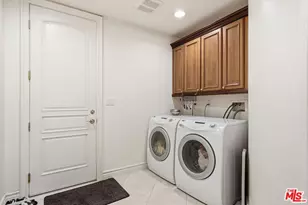22716 Sylvan St, Woodland Hills, CA 91367 - Photo 21