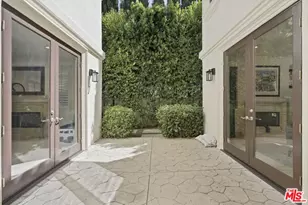 22716 Sylvan St, Woodland Hills, CA 91367 - Photo 19
