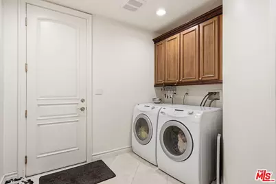 22716 Sylvan St, Woodland Hills, CA 91367 - Photo 21