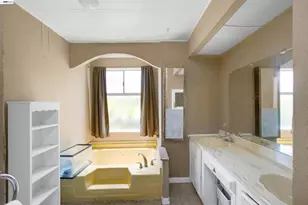 812 W Clover Rd, Tracy, CA 95376 - Photo 5