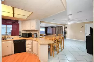 812 W Clover Rd, Tracy, CA 95376 - Photo 15