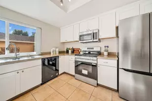 10019 Dove Oak Ct, Cupertino, CA 95014 - Photo 13
