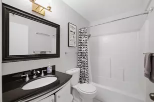 240 N Bayshore Blvd, San Mateo, CA 94401 - Photo 17