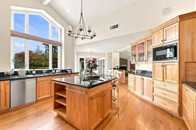 18113 Saratoga-Los Gatos Rd, Monte Sereno, CA 95030 - Photo 11