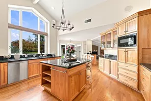 18113 Saratoga-Los Gatos Rd, Monte Sereno, CA 95030 - Photo 11