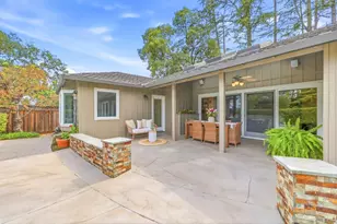 18113 Saratoga-Los Gatos Rd, Monte Sereno, CA 95030 - Photo 29