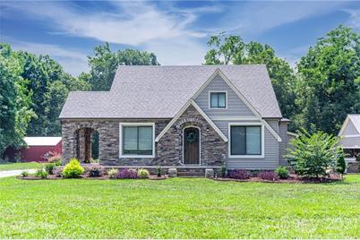 6881 Tuckaseegee Road - Photo 1