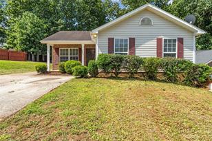 7208 Michaels Landing Dr, Charlotte, NC 28262 - MLS 4094462