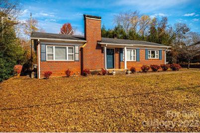 2368 2nd Avenue NW, Hickory, NC 28601 - Photo 1