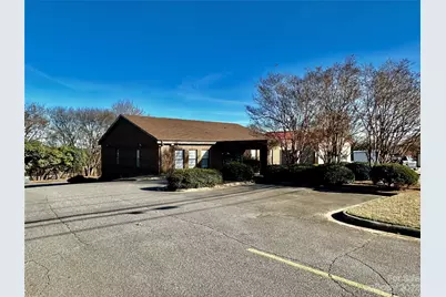 1019 Lenoir Rhyne Boulevard, Hickory, NC 28602 - Photo 1