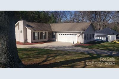 712 S Laurel Street, Lincolnton, NC 28092 - Photo 1