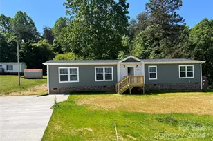 111 Sweetwater Dr, Statesville, NC 28625 - Photo 1