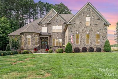 139 Waterbury Drive, Mooresville, NC 28117 - Photo 1