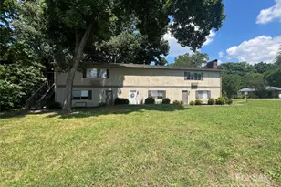 810 10th Street Blvd, Hickory, NC 28601 - Photo 1