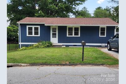 824 Temon Street, Hendersonville, NC 28739 - Photo 1