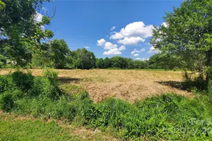 000 Greenway Ln, Newland, NC 28657 - Photo 1