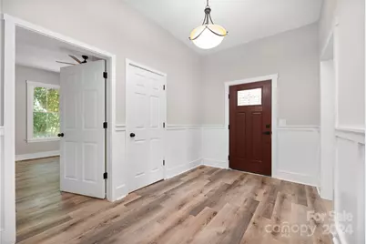 321 E Jennings Street, Lincolnton, NC 28092 - Photo 1