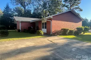 97 Chapman Dr, Cheraw, SC 29520 - Photo 1