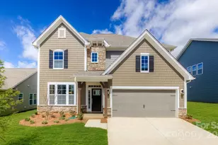 546 Fox Cove Rd, Hendersonville, NC 28792 - Photo 1