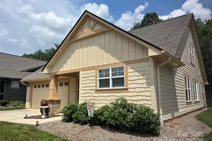 24 Gray Wolf Ln, Hendersonville, NC 28792 - Photo 1