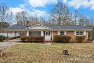 925 37th St SW, Hickory, NC 28602 - Photo 1