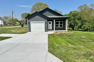 2832 12th Ave SW, Hickory, NC 28602 - Photo 1