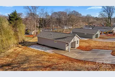 1463 Southwest Boulevard, Newton, NC 28658 - Photo 1