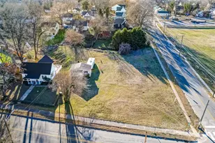 611 W 2nd Ave, Gastonia, NC 28052 - Photo 1