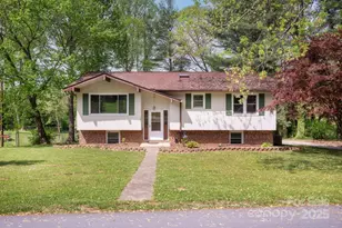 124 Pinehurst Dr, Hendersonville, NC 28792 - Photo 1