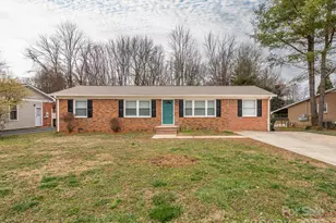 608 E Matthews St, Matthews, NC 28105 - Photo 1