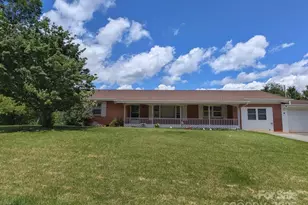 154 Lowell St, Waynesville, NC 28786 - Photo 1
