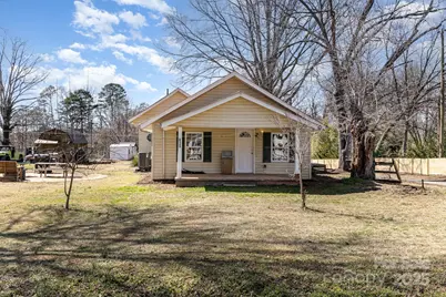 400 37th Street SW, Hickory, NC 28602 - Photo 1