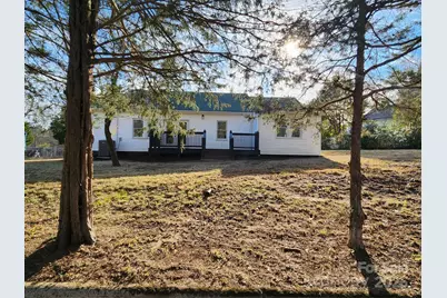 200 Hillcrest Avenue, Hickory, NC 28601 - Photo 1