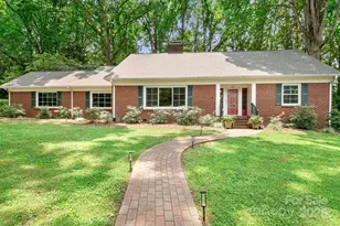 329 N Oakwood Dr, Statesville, NC 28677 - Photo 1