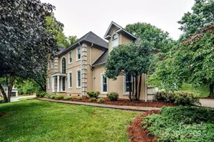 4825 1st St Ct NW, Hickory, NC 28601 - Photo 1